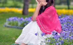 揪着小萝莉的头发疯狂输出